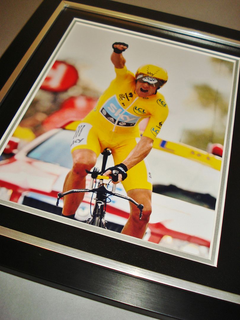 GENUINE HAND SIGNED AUTOGRAPH PHOTO FROM UP NORTH MEMORABILIA