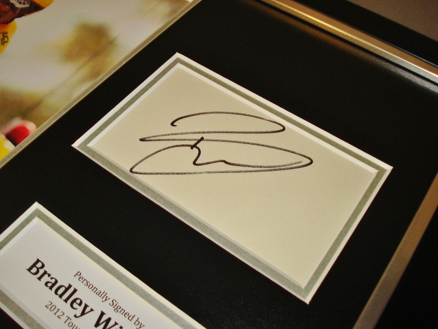 GENUINE HAND SIGNED AUTOGRAPH PHOTO FROM UP NORTH MEMORABILIA