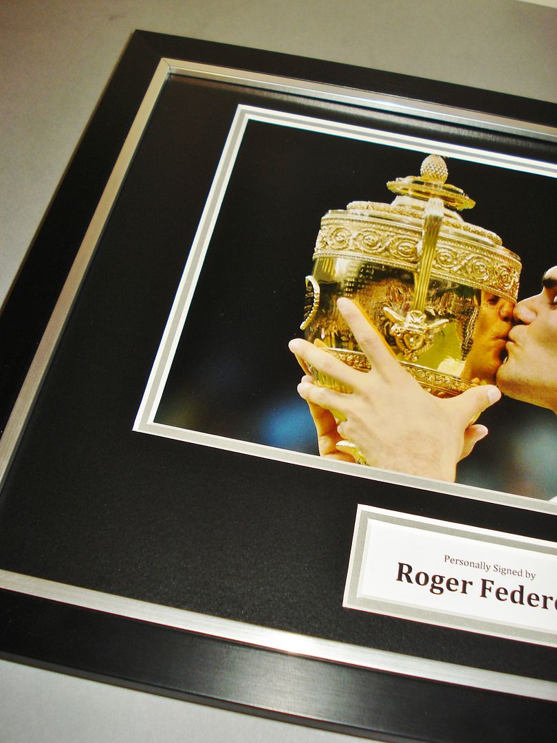 GENUINE HAND SIGNED AUTOGRAPH PHOTO FROM UP NORTH MEMORABILIA