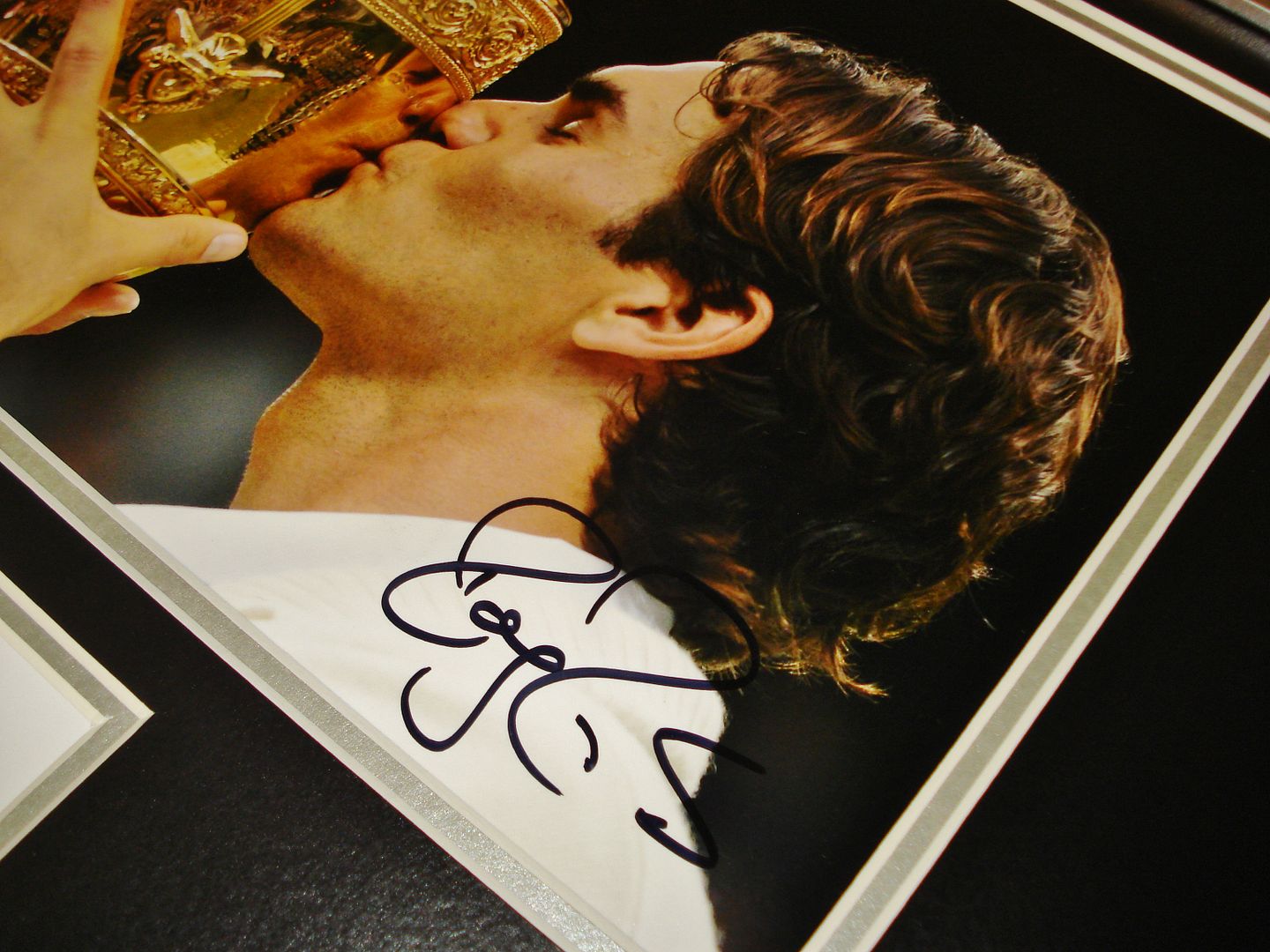 GENUINE HAND SIGNED AUTOGRAPH PHOTO FROM UP NORTH MEMORABILIA