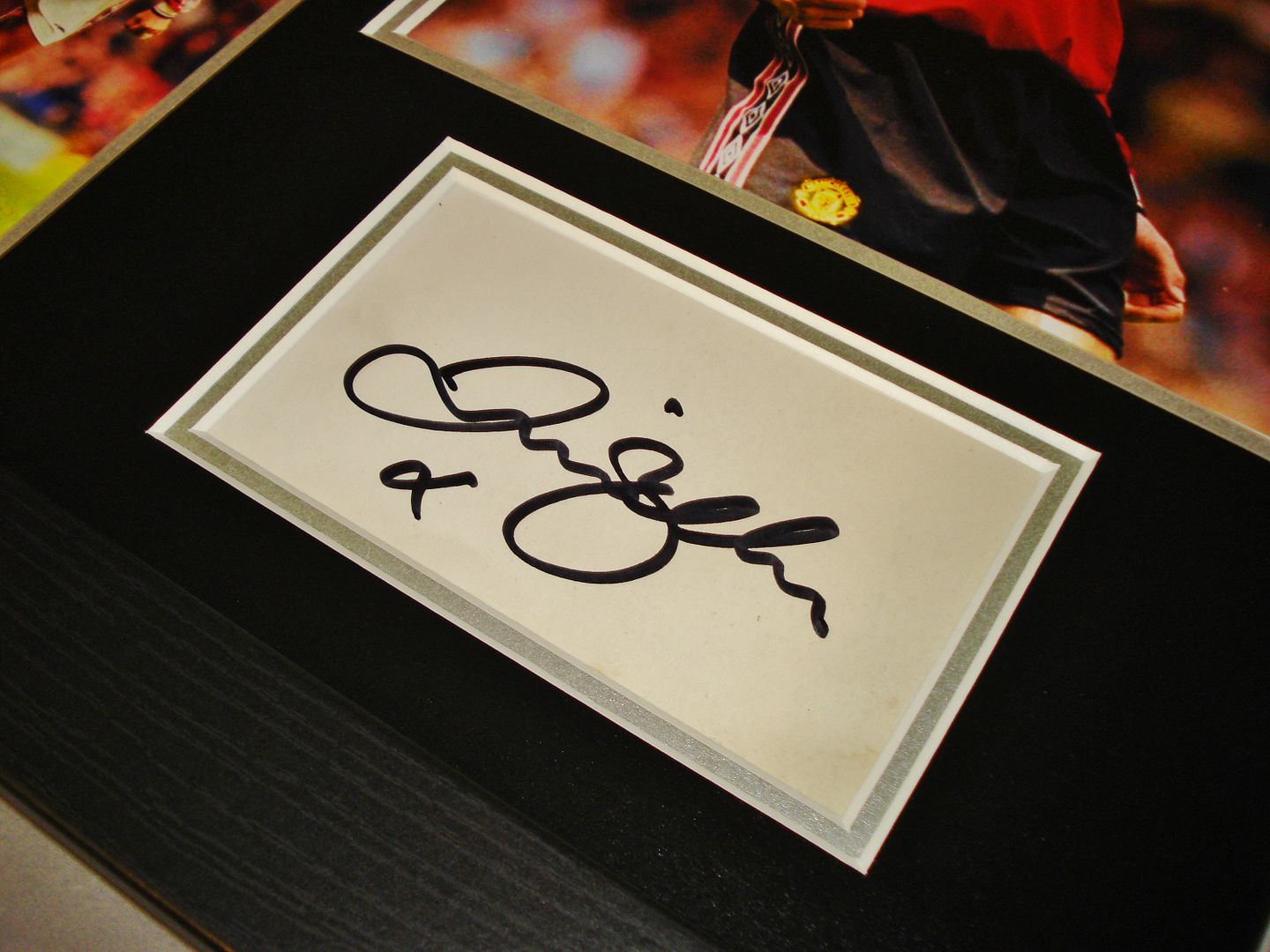 GENUINE HAND SIGNED AUTOGRAPH PHOTO FROM UP NORTH MEMORABILIA