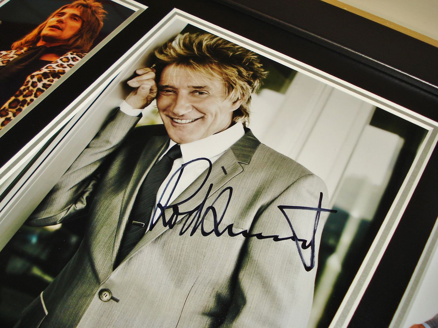 GENUINE HAND SIGNED AUTOGRAPH PHOTO FROM UP NORTH MEMORABILIA