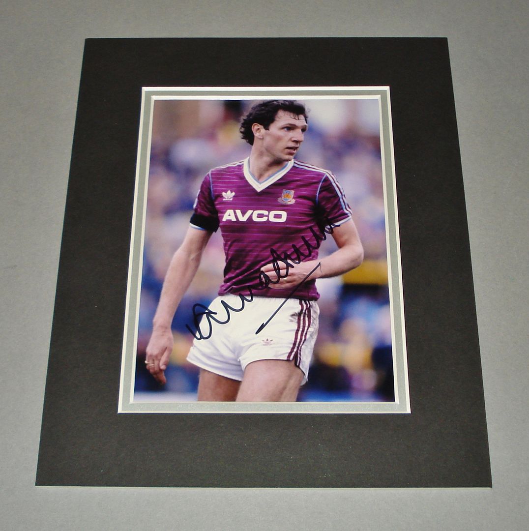 GENUINE HAND SIGNED AUTOGRAPH PHOTO FROM UP NORTH MEMORABILIA