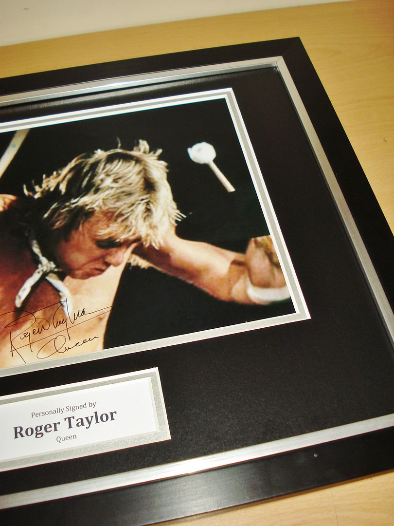 GENUINE HAND SIGNED AUTOGRAPH PHOTO FROM UP NORTH MEMORABILIA