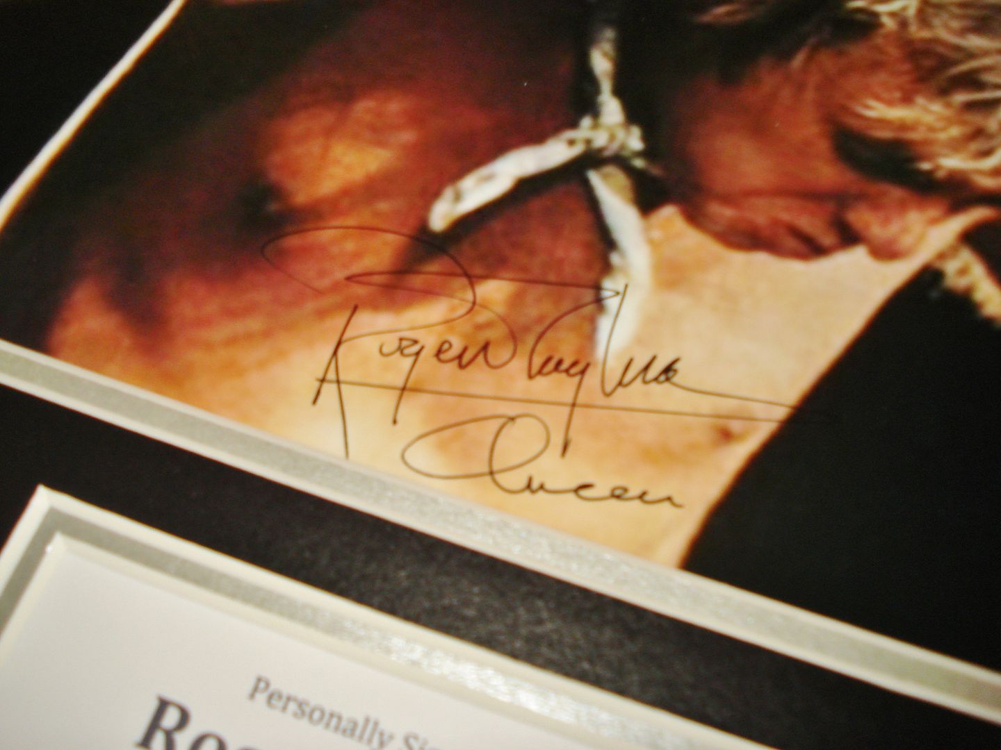GENUINE HAND SIGNED AUTOGRAPH PHOTO FROM UP NORTH MEMORABILIA