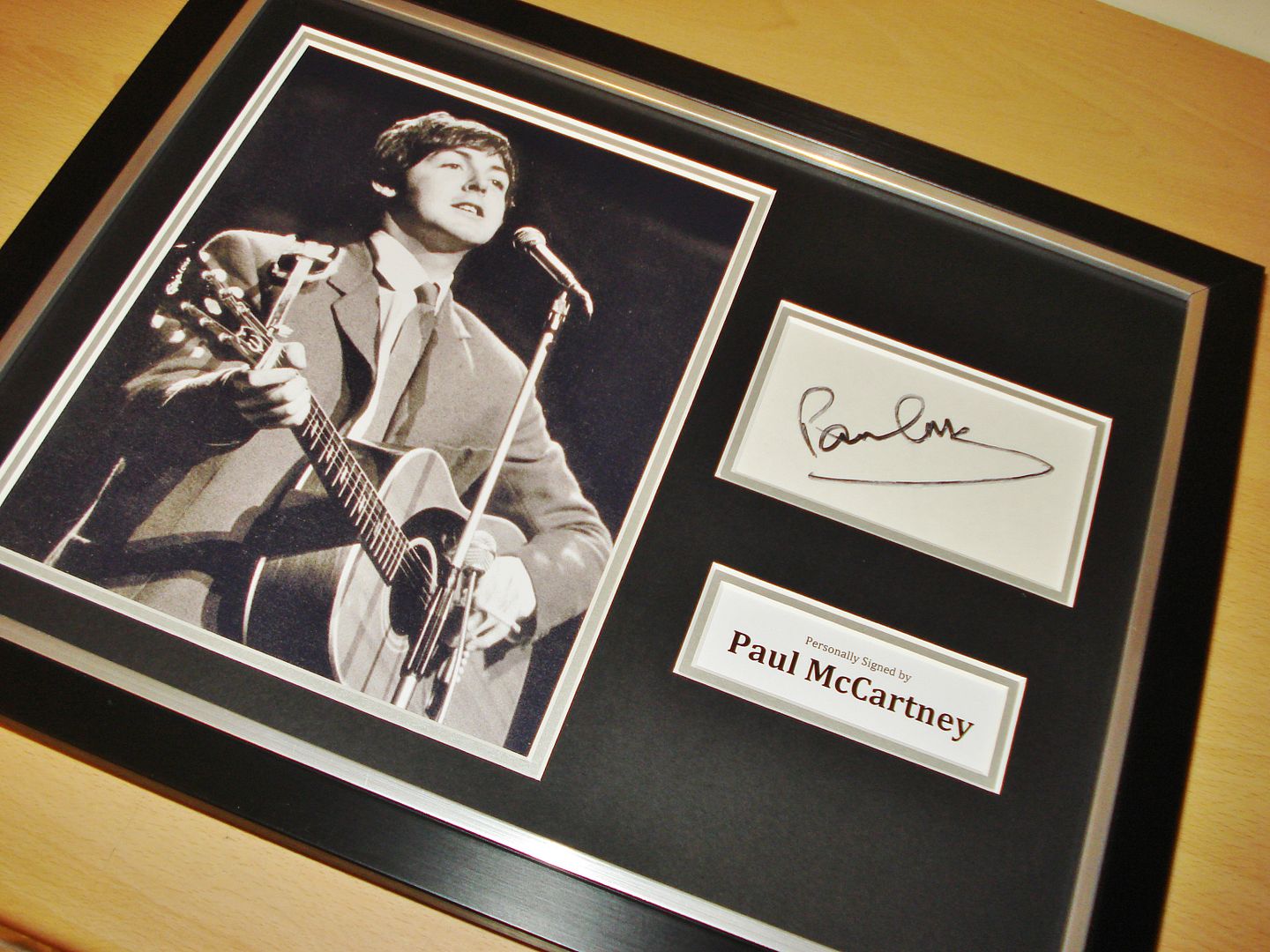 GENUINE HAND SIGNED AUTOGRAPH PHOTO FROM UP NORTH MEMORABILIA
