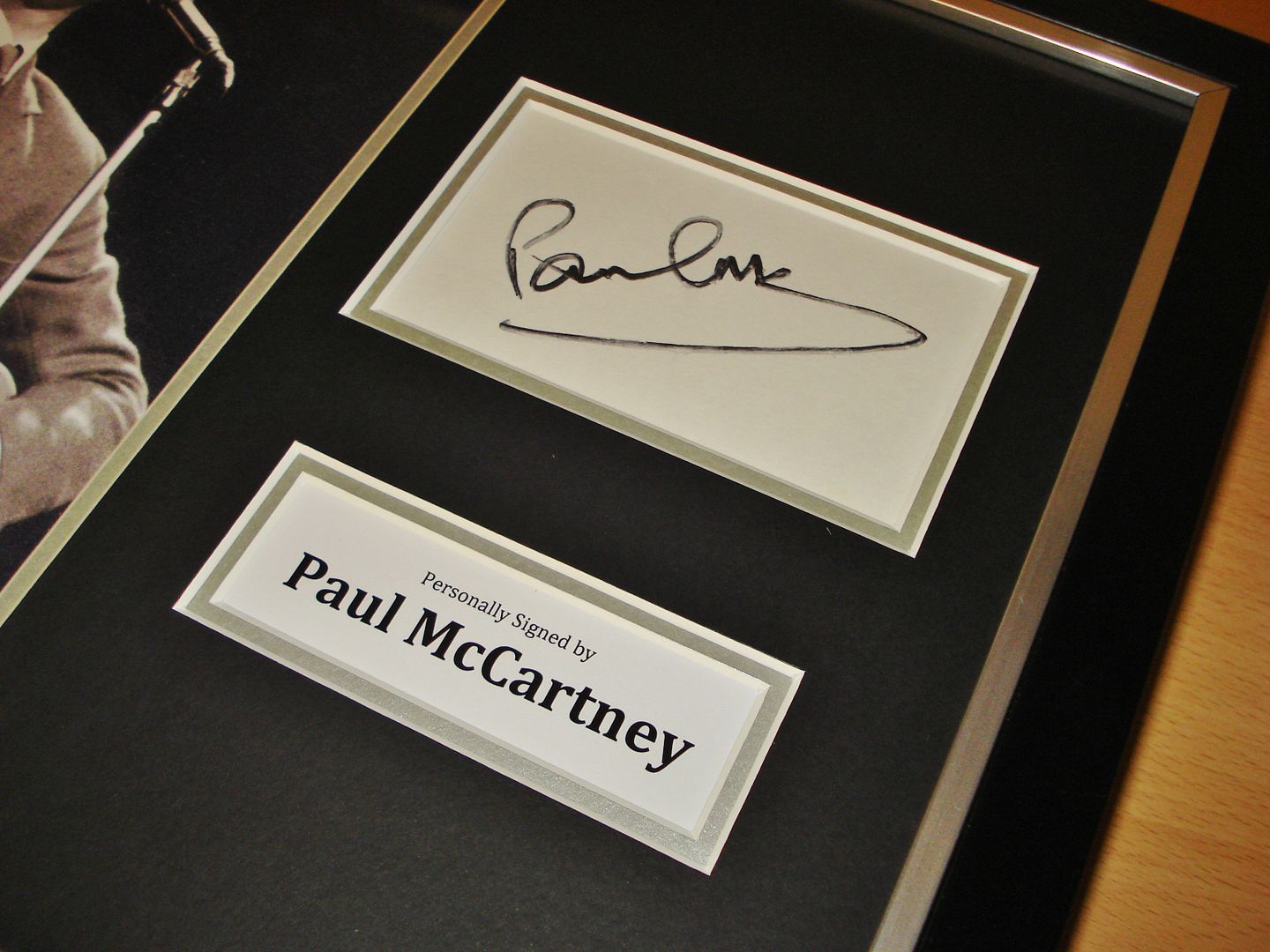 GENUINE HAND SIGNED AUTOGRAPH PHOTO FROM UP NORTH MEMORABILIA