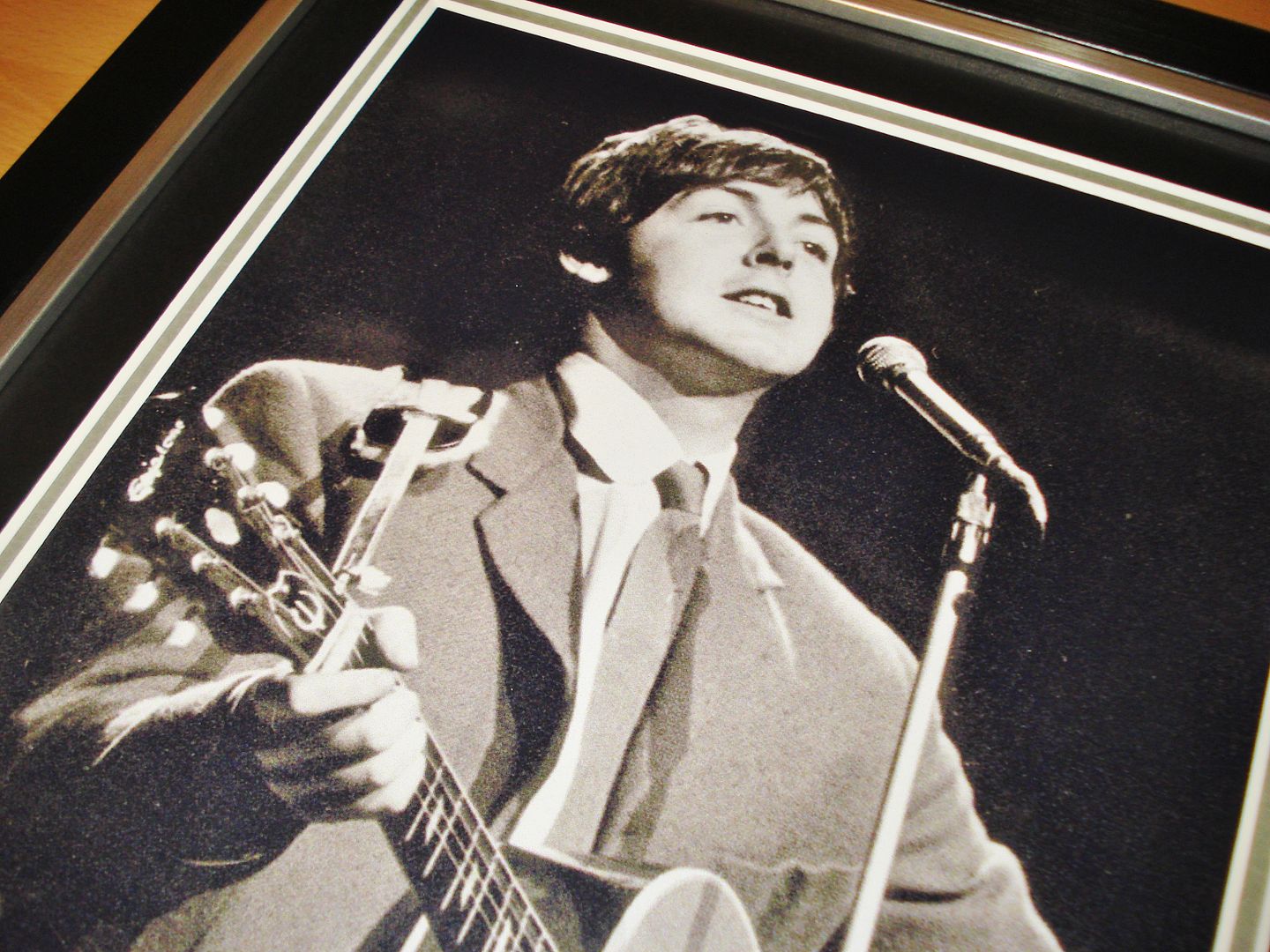 GENUINE HAND SIGNED AUTOGRAPH PHOTO FROM UP NORTH MEMORABILIA