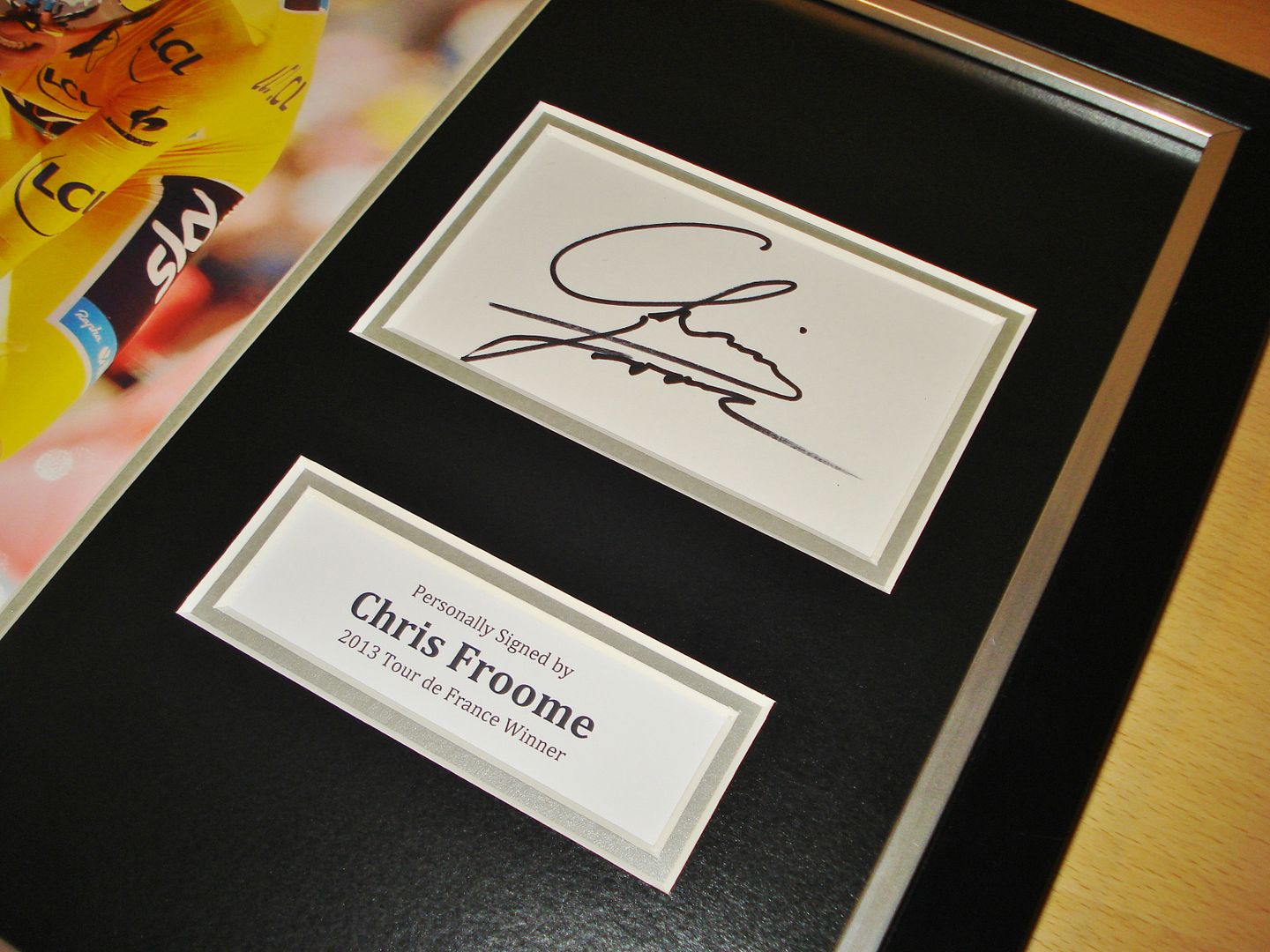 GENUINE HAND SIGNED AUTOGRAPH PHOTO FROM UP NORTH MEMORABILIA