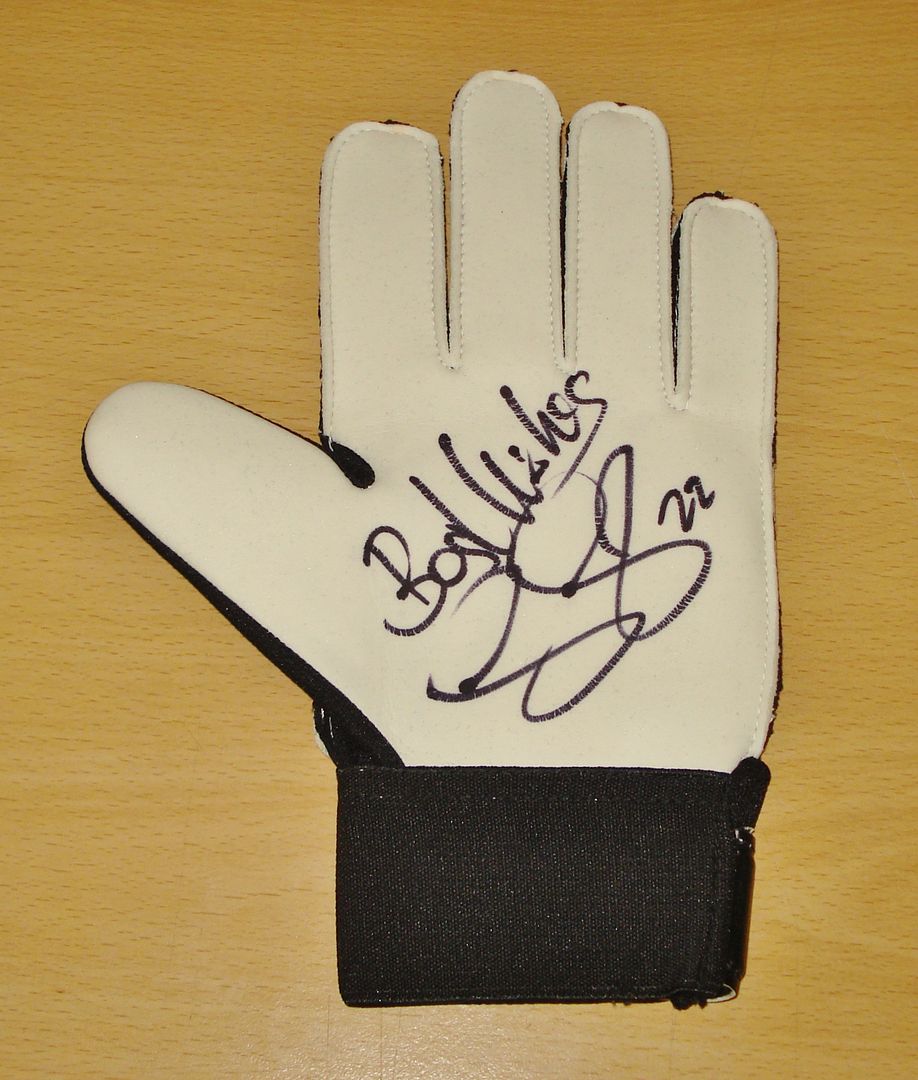 GENUINE HAND SIGNED AUTOGRAPH PHOTO FROM UP NORTH MEMORABILIA