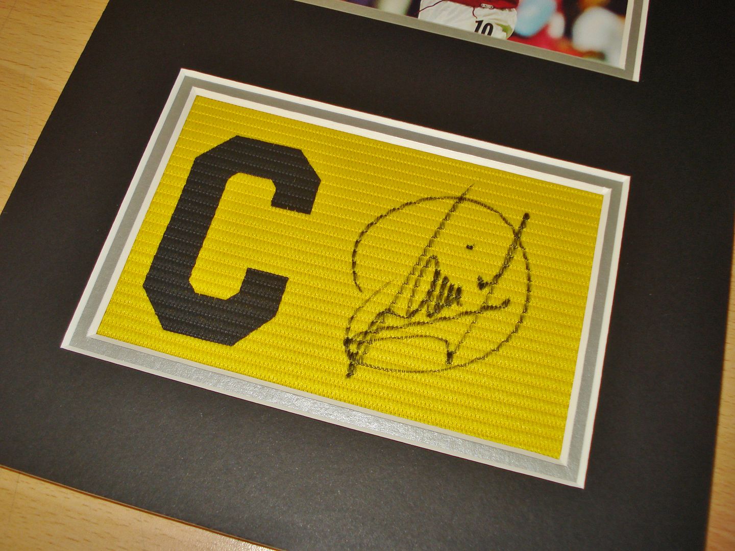 GENUINE HAND SIGNED AUTOGRAPH PHOTO FROM UP NORTH MEMORABILIA