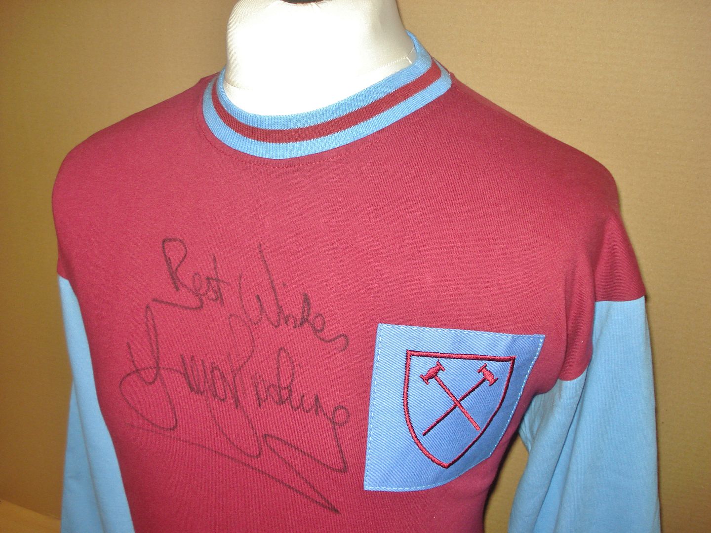 GENUINE HAND SIGNED AUTOGRAPH PHOTO FROM UP NORTH MEMORABILIA