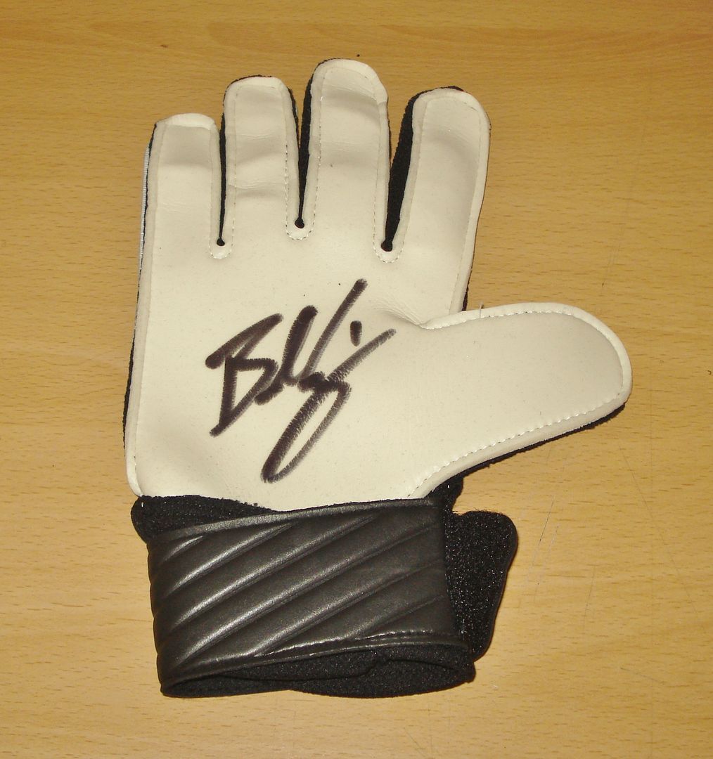 GENUINE HAND SIGNED AUTOGRAPH PHOTO FROM UP NORTH MEMORABILIA
