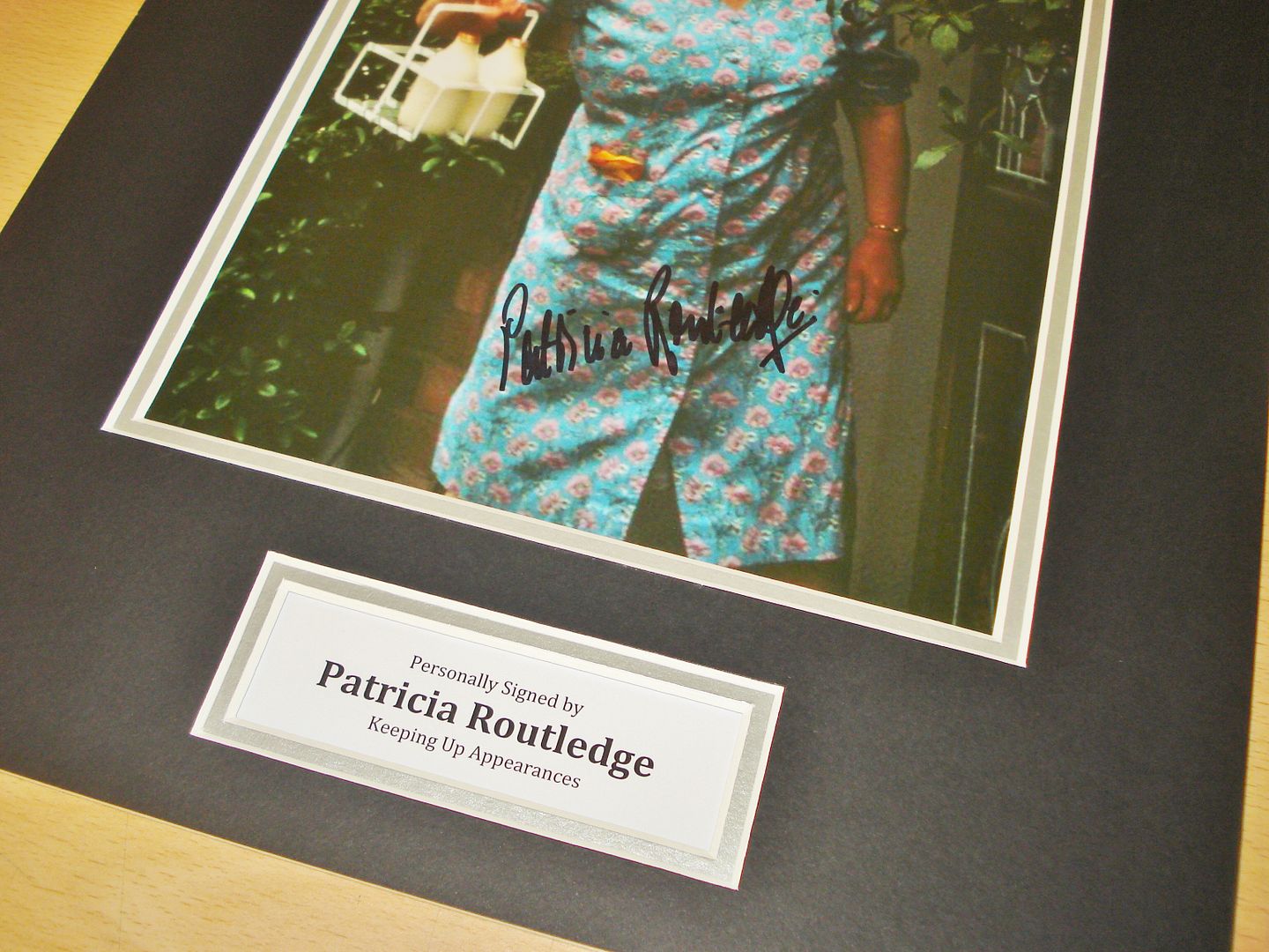GENUINE HAND SIGNED AUTOGRAPH PHOTO FROM UP NORTH MEMORABILIA