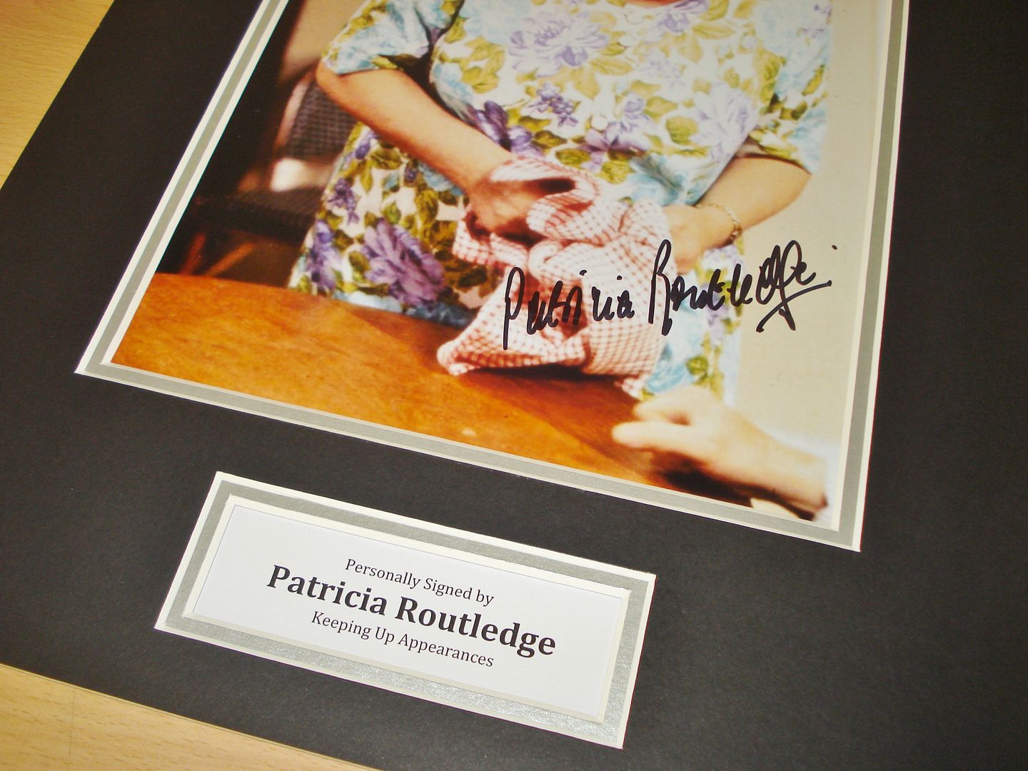GENUINE HAND SIGNED AUTOGRAPH PHOTO FROM UP NORTH MEMORABILIA