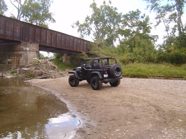 http://i99.photobucket.com/albums/l289/mjw4669/02%20Jeep%20Wrangler%20X/S5300001-2.jpg