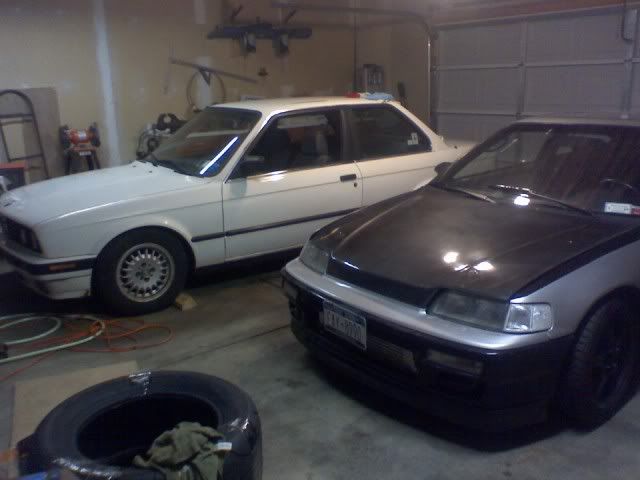 http://i99.photobucket.com/albums/l289/mjw4669/CRX/crx1.jpg