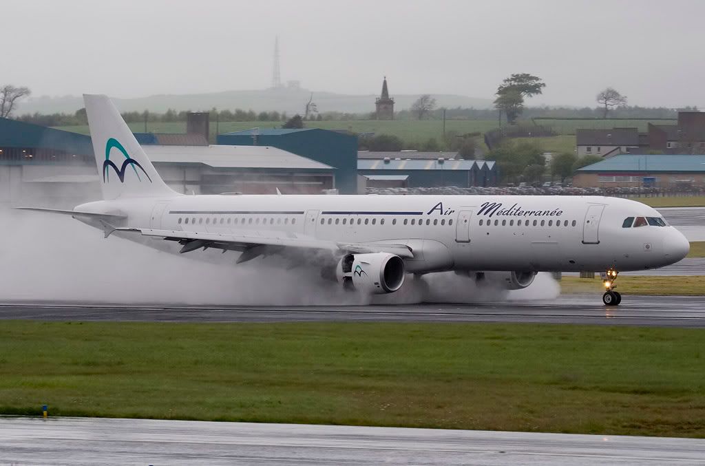 http://i99.photobucket.com/albums/l298/fredseg1/0633-AirMedA321Prestwick16-5-07.jpg