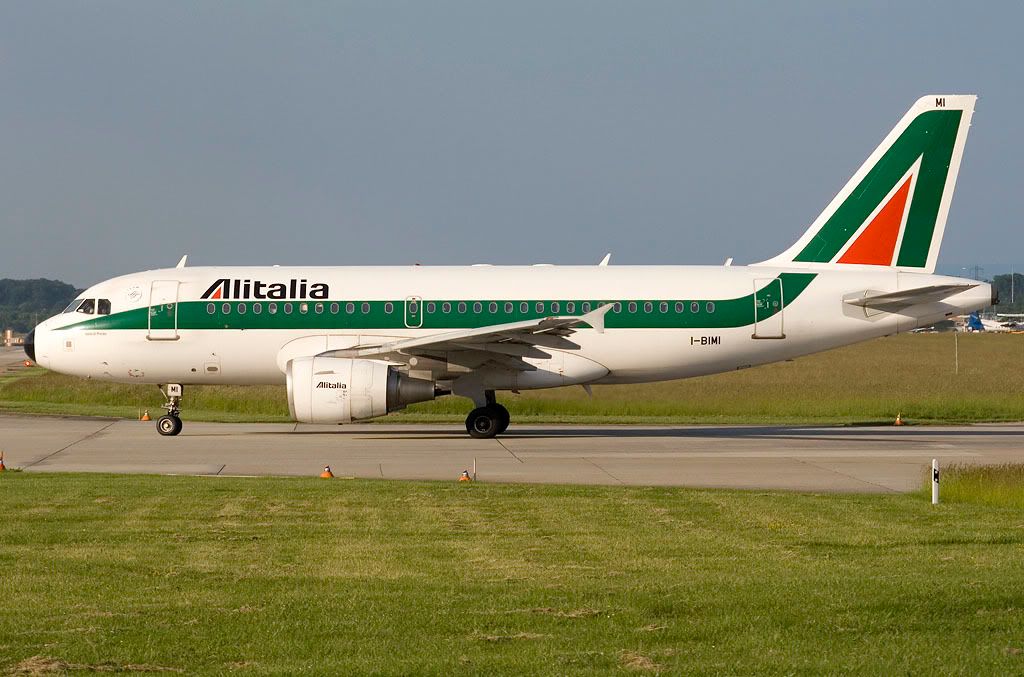 http://i99.photobucket.com/albums/l298/fredseg1/1235-AlitaliaA319Geneva22-5-07I-BIM.jpg