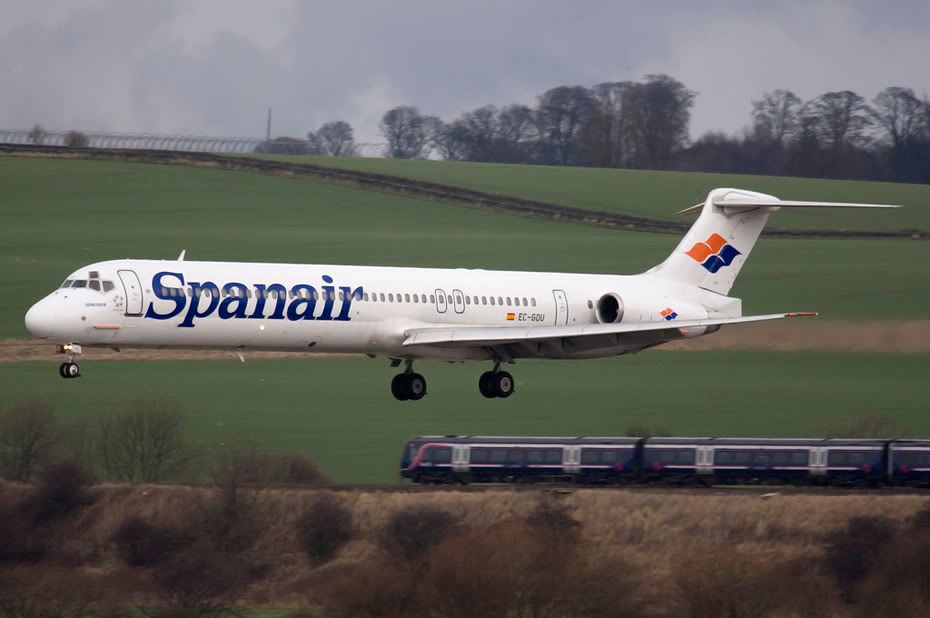 http://i99.photobucket.com/albums/l298/fredseg1/1791-SpanairMD80Edinburgh2-2-08EC-G.jpg