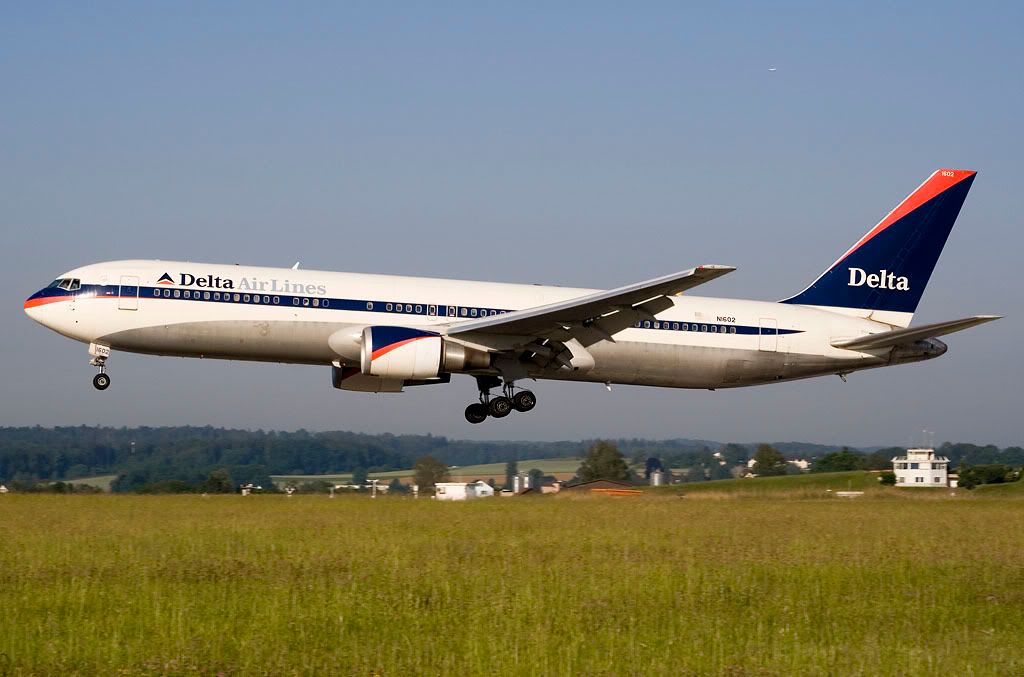 http://i99.photobucket.com/albums/l298/fredseg1/4752-Delta767Zurich24-5-07N1602.jpg