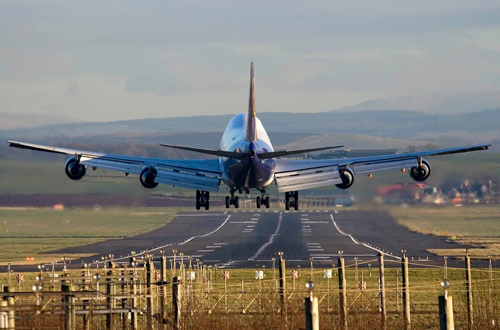 http://i99.photobucket.com/albums/l298/fredseg1/6599-Atlas747Prestwick6-2-07N.jpg