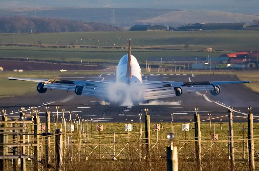 http://i99.photobucket.com/albums/l298/fredseg1/6606-Atlas747Prestwick6-2-07N.jpg