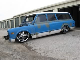 http://i99.photobucket.com/albums/l301/h2omelon89/71%20Suburban/trucks200071.jpg