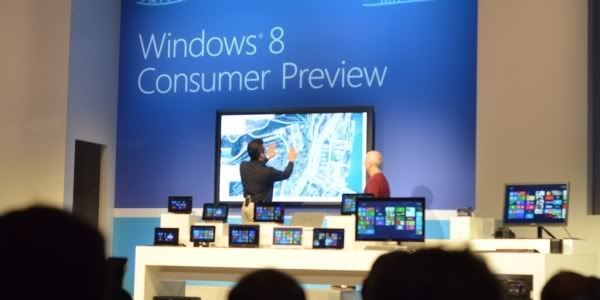 windows-8-consumer-preview-running-on-huge-screen-600x300.jpg