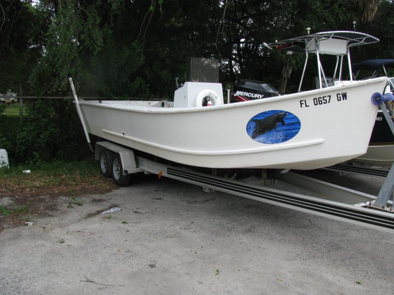 well boat/ mullet boat.