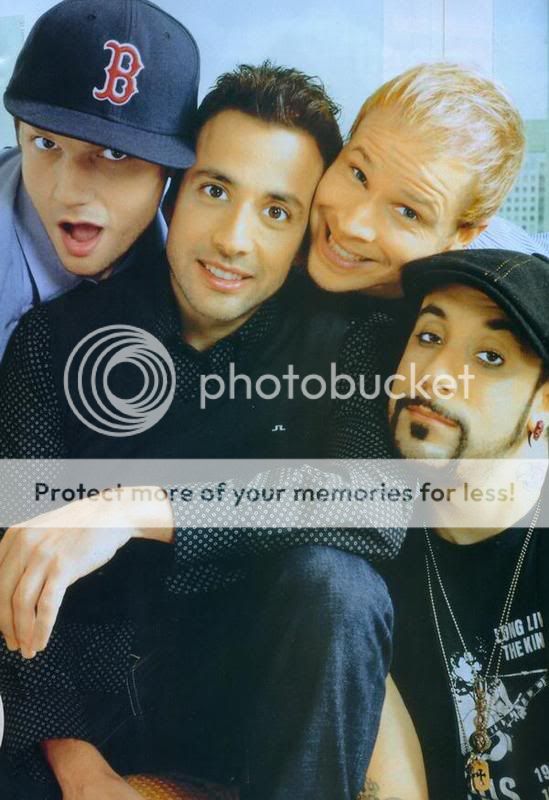 http://i99.photobucket.com/albums/l284/love_dreams/UNBREAKATOUR/818406386c22bc.jpg