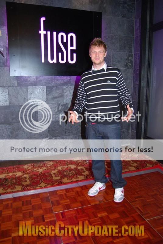 http://i99.photobucket.com/albums/l284/love_dreams/UNBREAKATOUR2/da6d1b74a7a8020.jpg